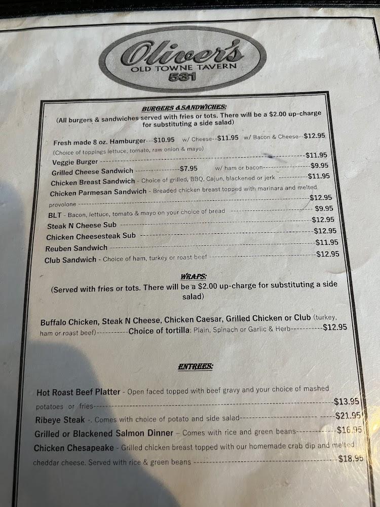 Oliver's Old Town Tavern Vings